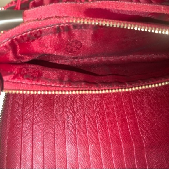 Tory Burch Zip Around Long - Pre Loved Retail $285 - Picture 4 of 9